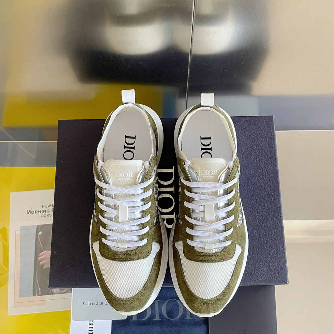 UA D10r B25 Runner Sneaker
