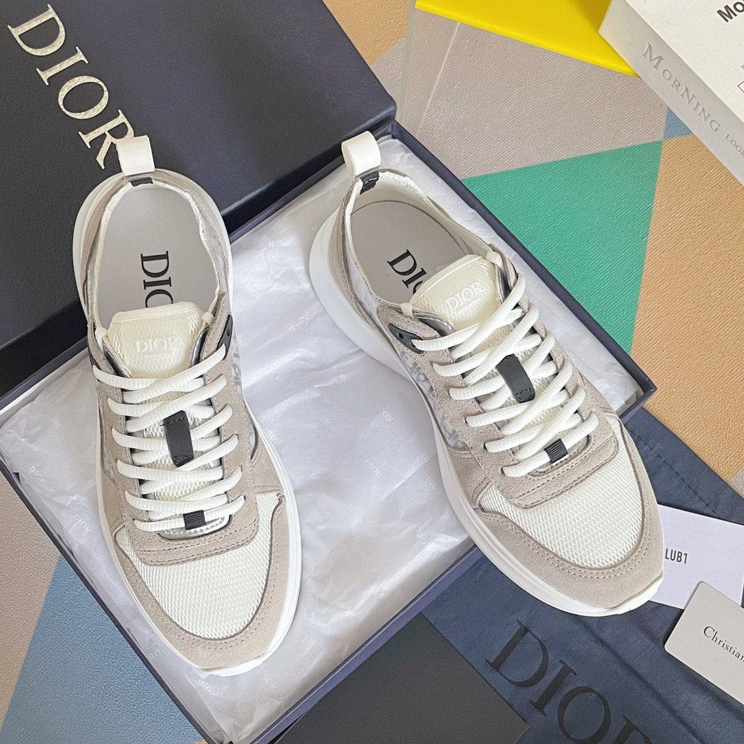 UA D10r B25 Runner Sneaker