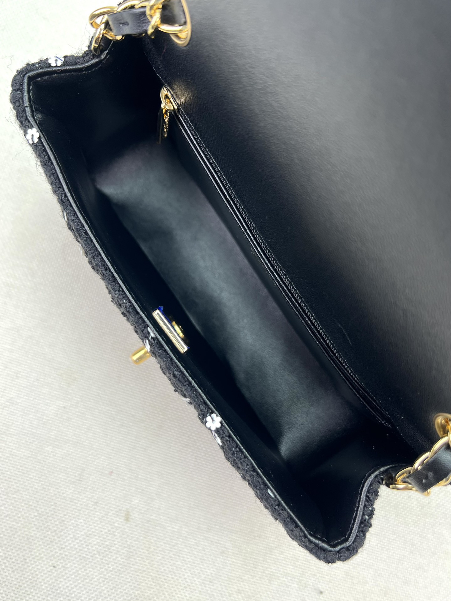 Ch**el Classic Flap Bag 20cm