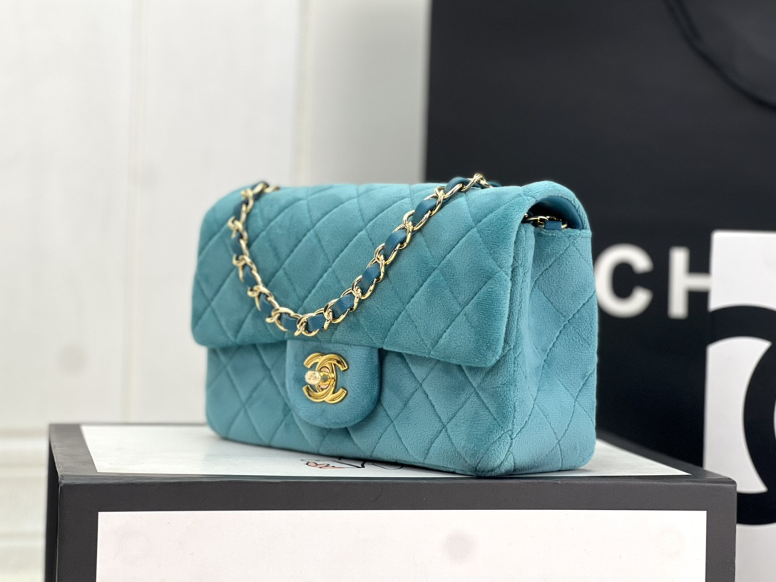 Ch**el Classic Flap Bag 20cm