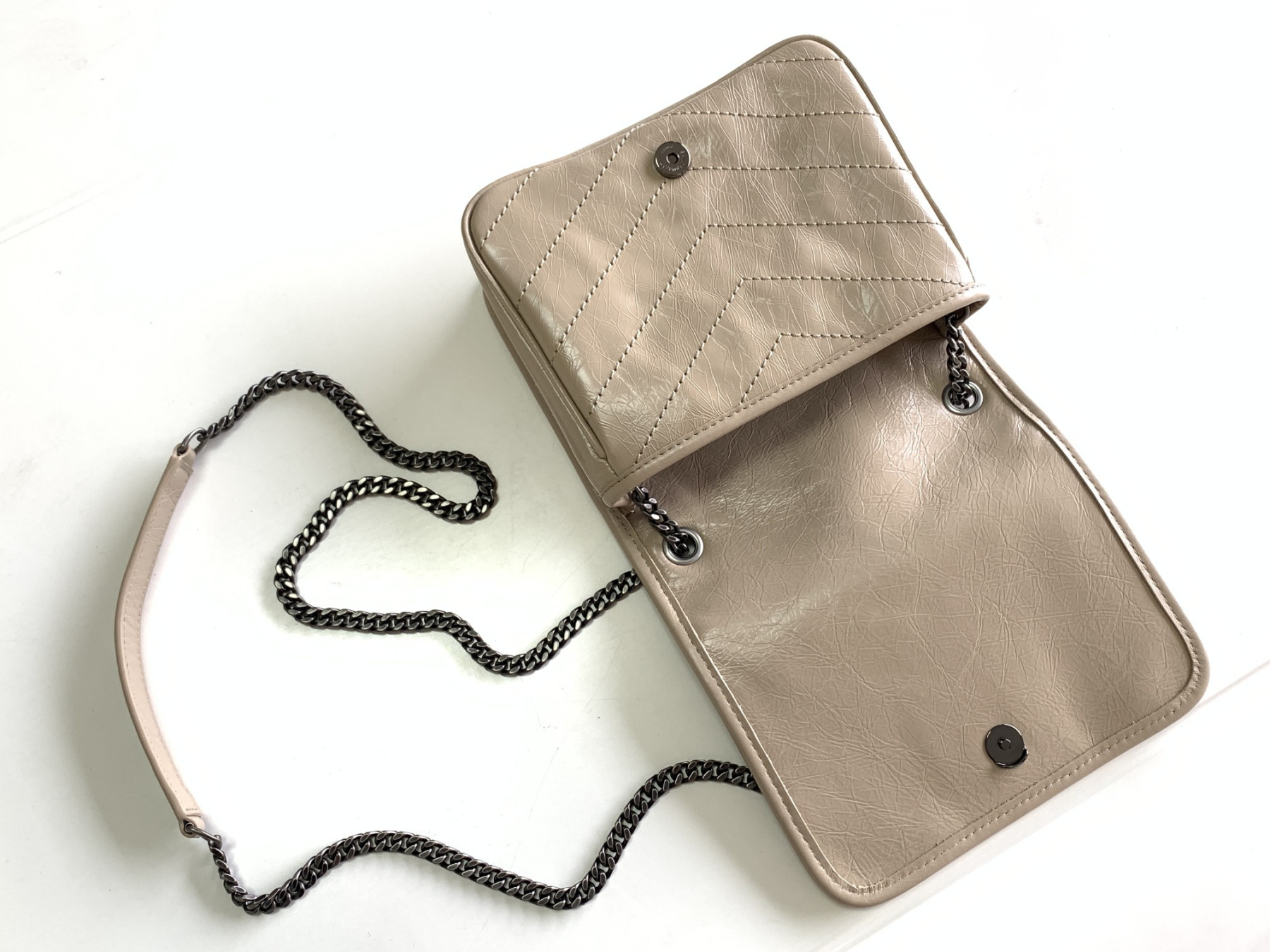 Y51 NIKI CHAIN WALLET IN SHINY LEATHER WHITE 19 x 15 x 6 CM
