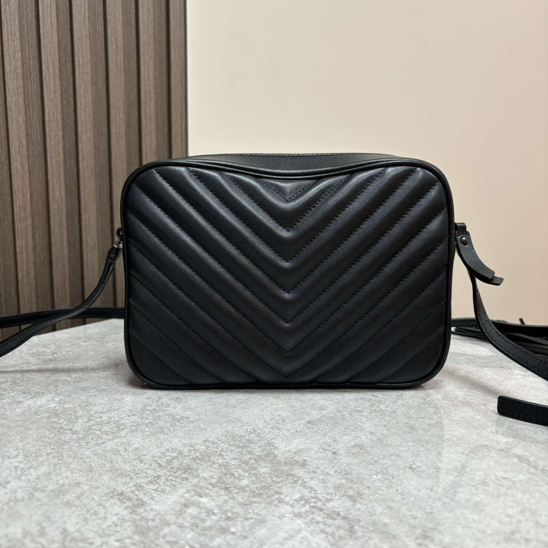 Y51 LOU camera bag in quilted leather 23x16x6cm