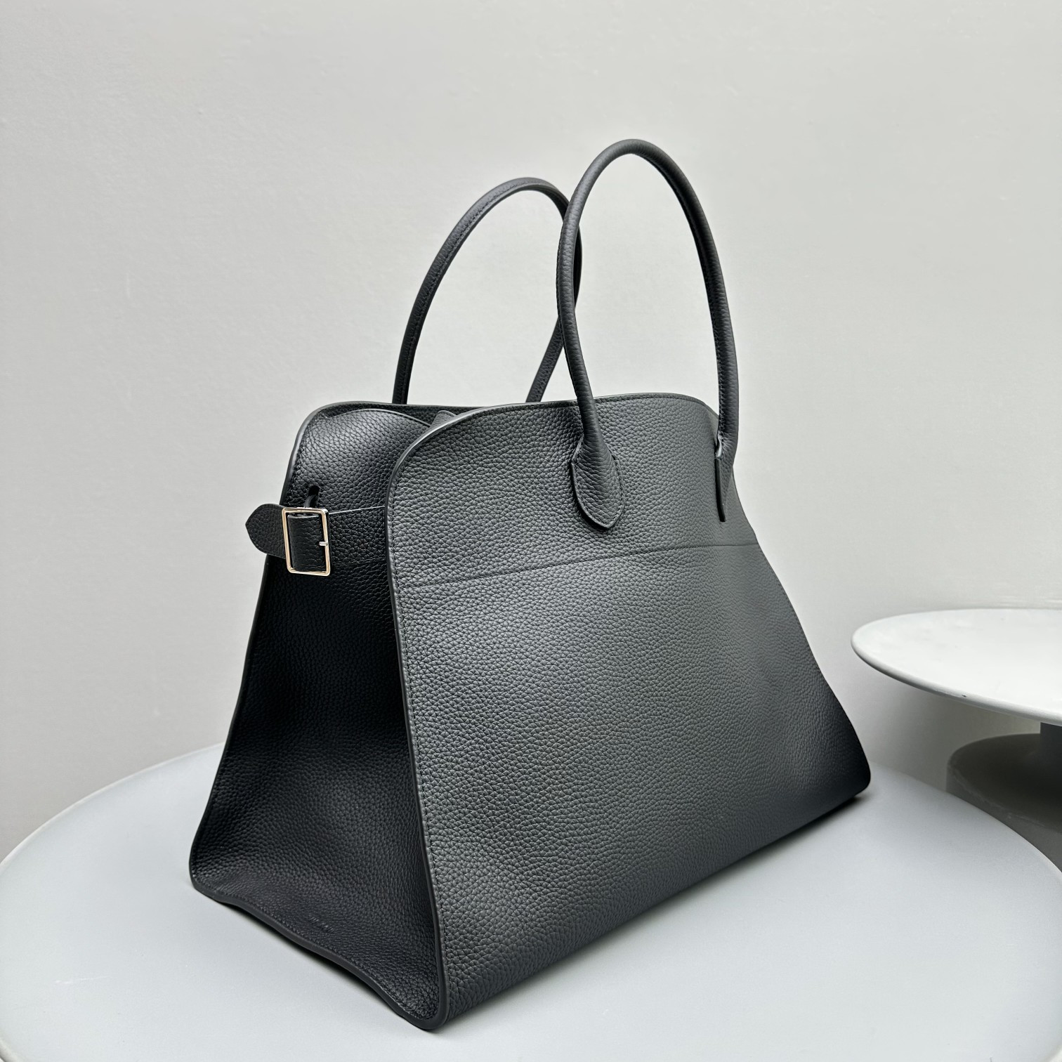 The R0w MARGAUX 17 43x24x30cm