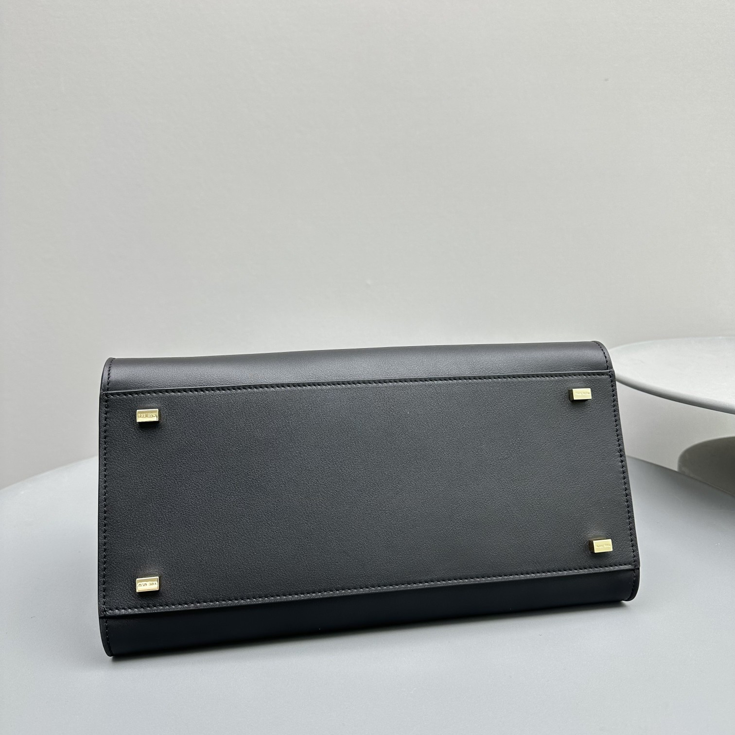 The R0w Margaux belt 12 32x15x25cm