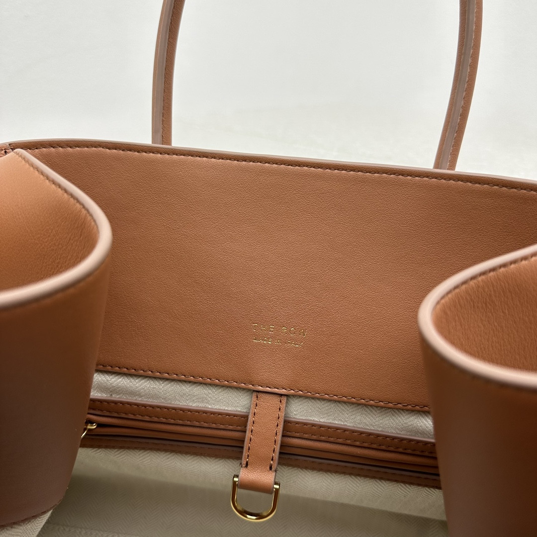 The R0w MARGAUX 15 38.5x16x30cm