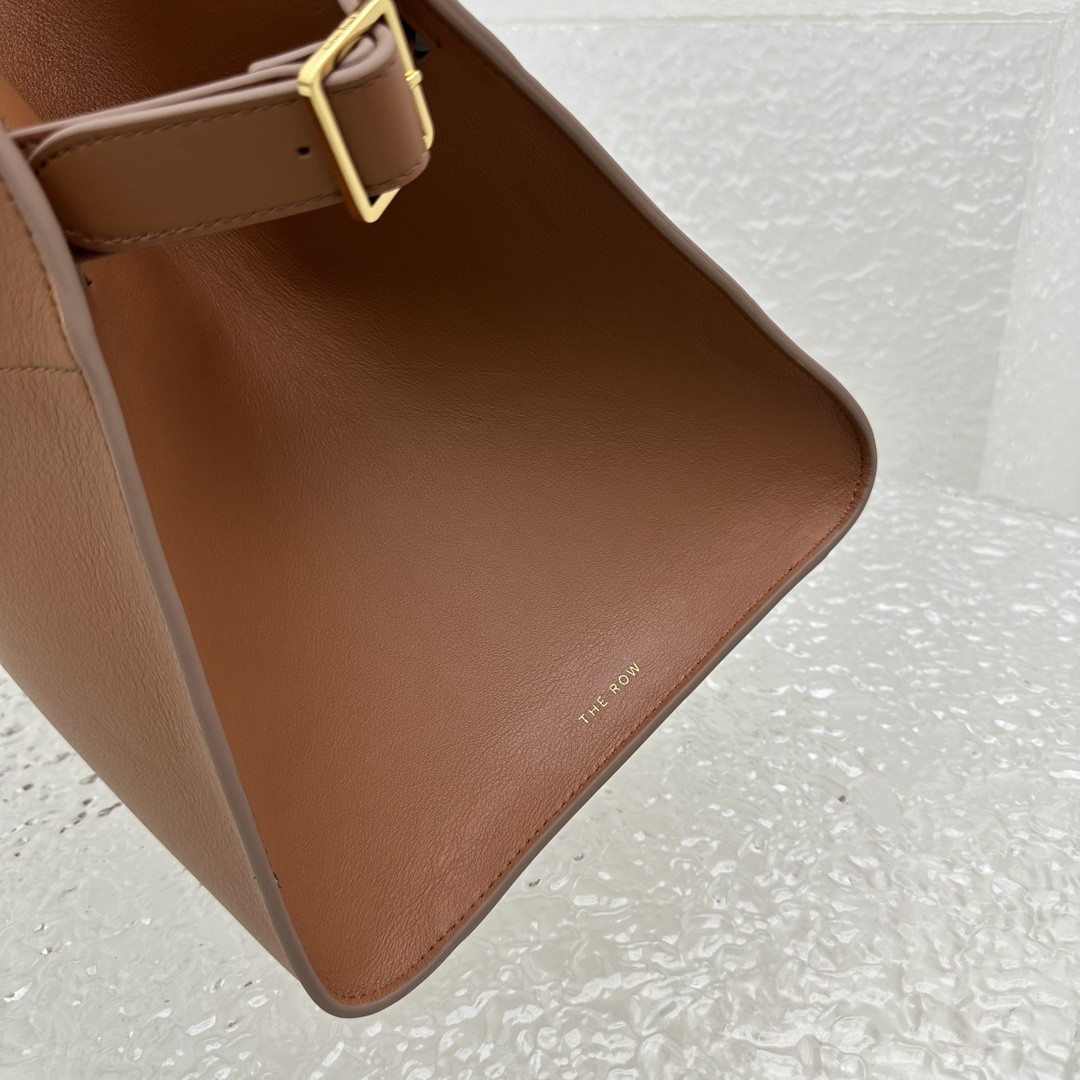 The R0w MARGAUX 15 38.5x16x30cm