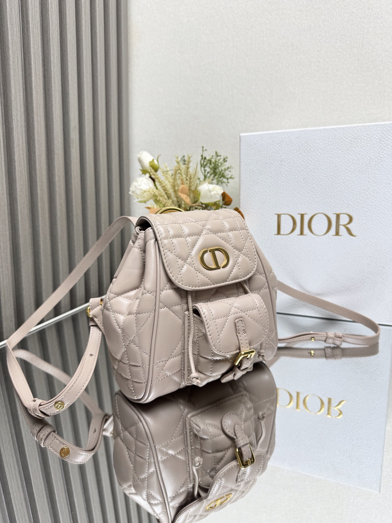 D10r Caro Backpack Small 19.5 x 18.5 x 8.5 cm