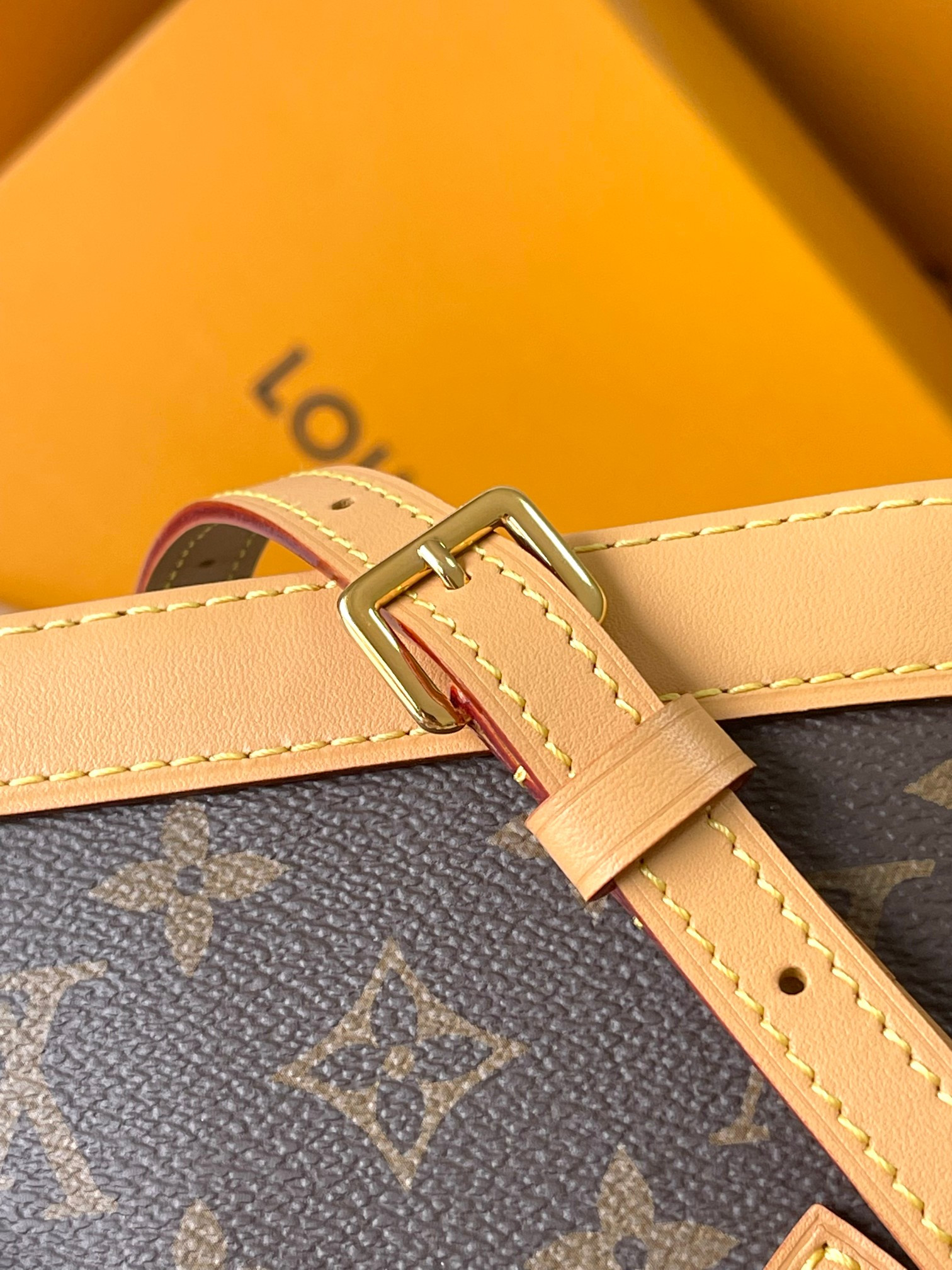 LV Nano Alma M82717 18x12x8cm