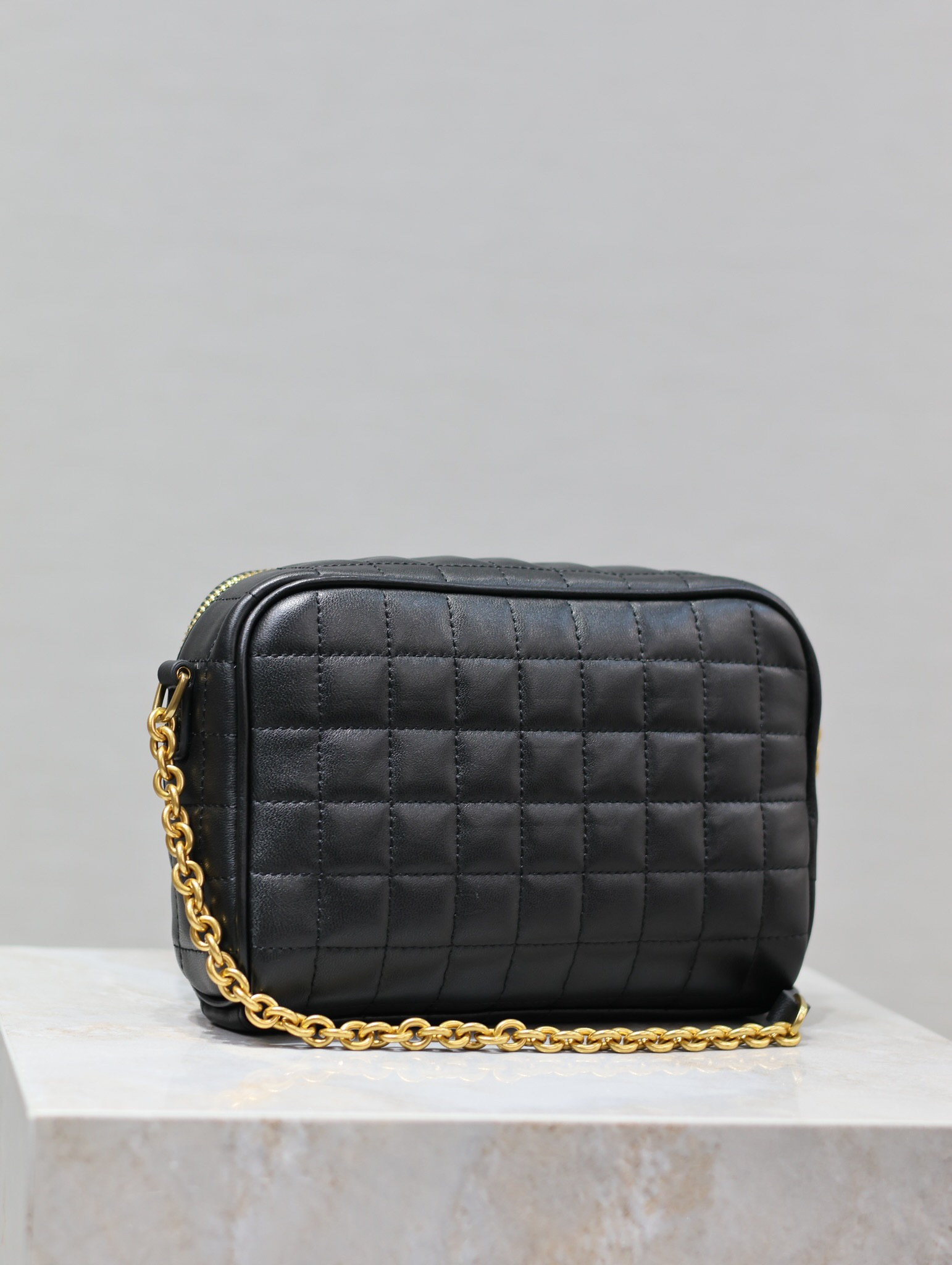 Y51 cassandre matelassé carré camera bag in lambskin 19.5x14x4cm