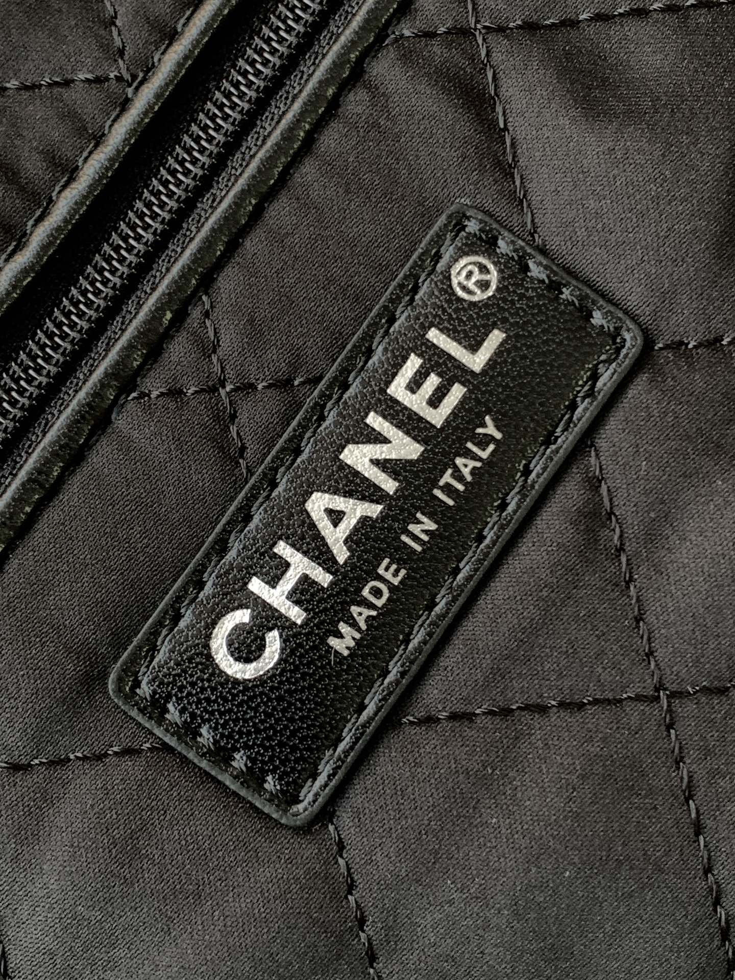 Ch**el 22 HANDBAG 39×42×8cm
