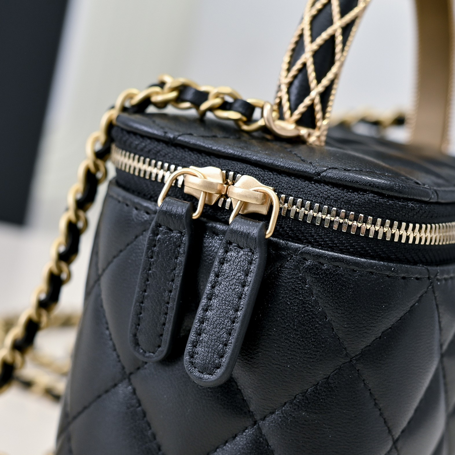 Ch**el Clutch With Chain 17cm