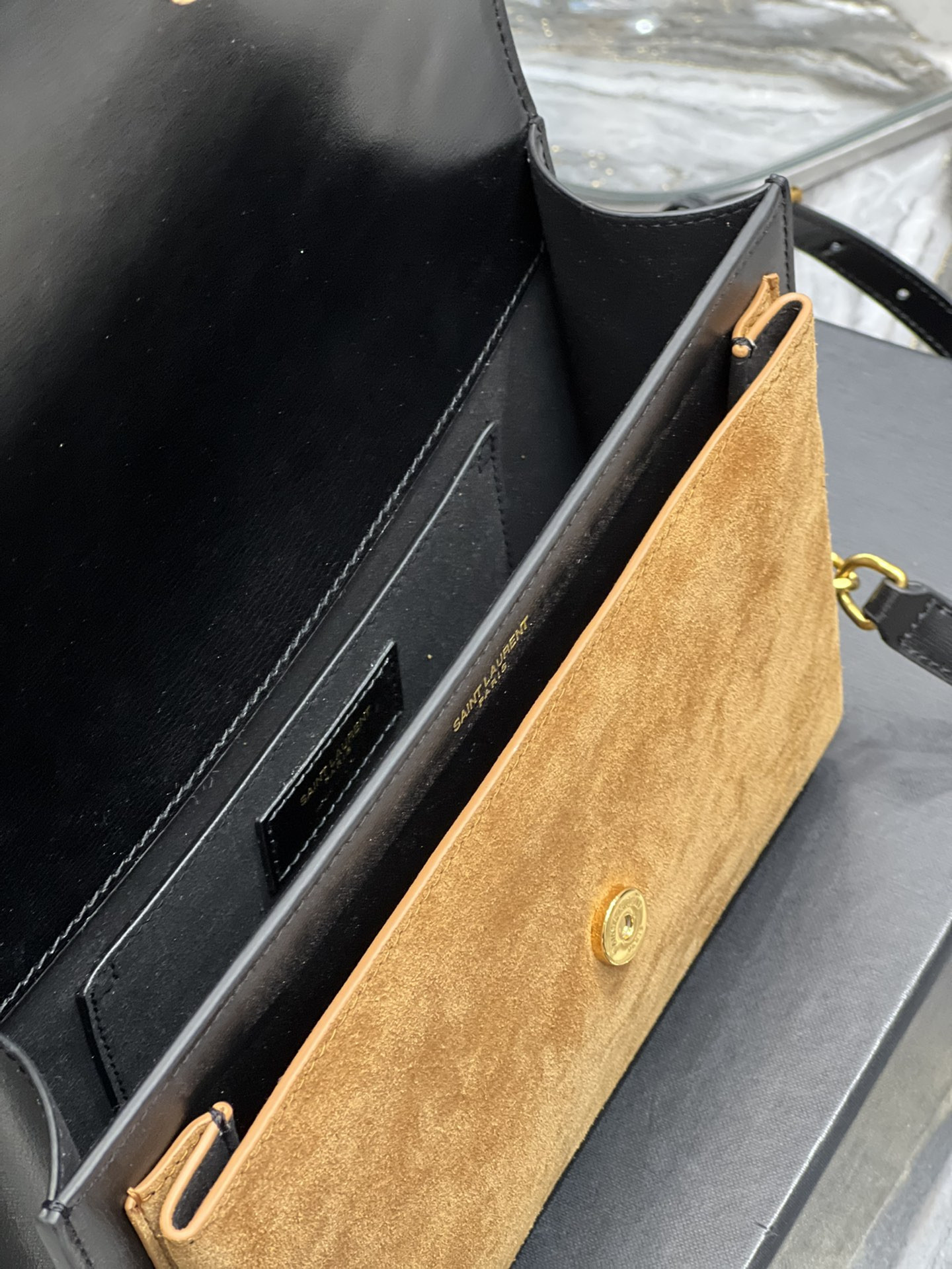 Y51 Sunset medium in smooth leather 25x18x5cm