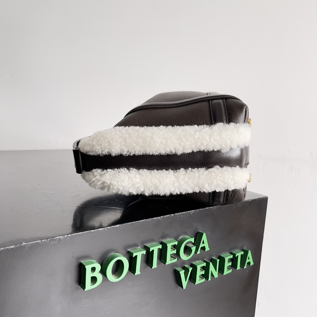 B0tt*ga Ven*ta Mini Wallace 20x13x9.5cm