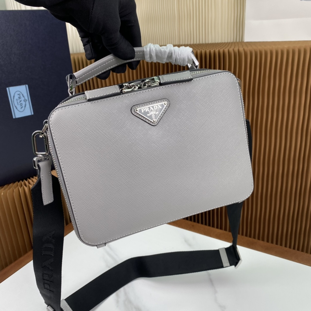 Pra*a Medium Brique Saffiano leather bag 22x16x6cm