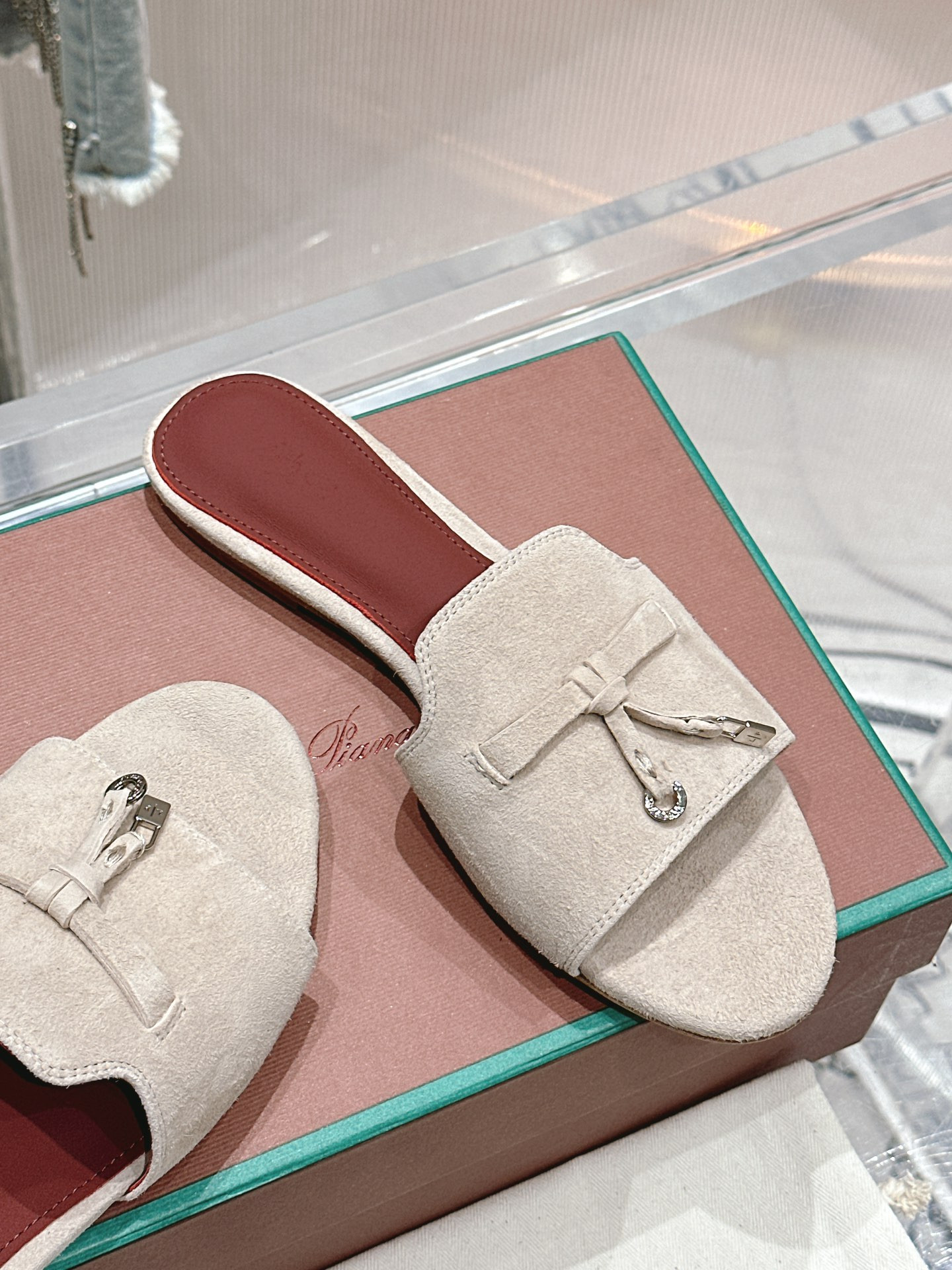 UA L0r0 P1ana Summer Charms Sandal