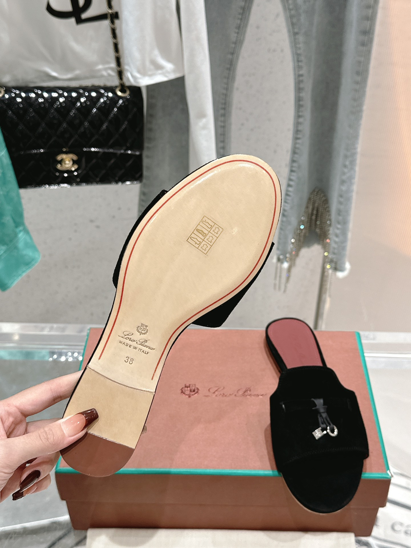 UA L0r0 P1ana Summer Charms Sandal