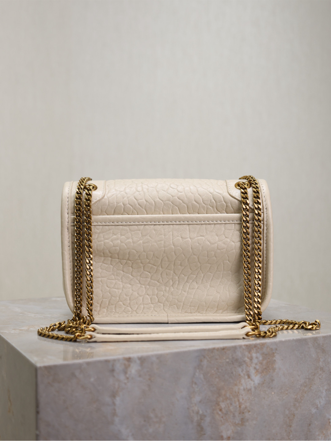Y51 niki in grained lambskin 828736 22x16.5x12cm