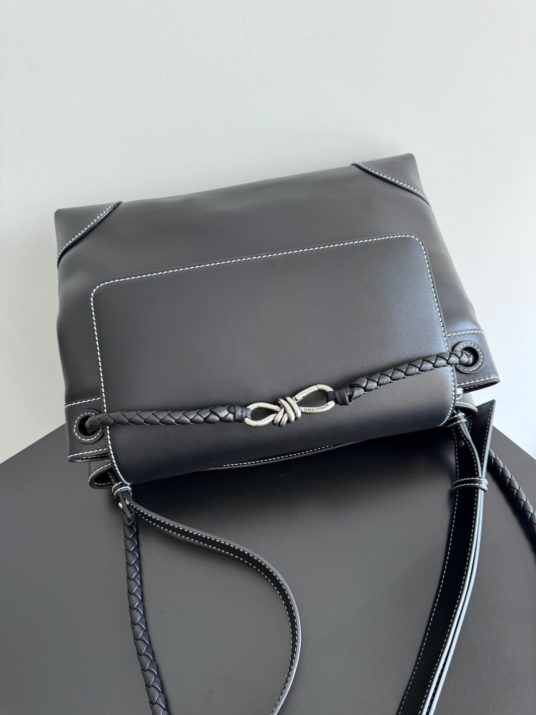 B0tt*ga Ven*ta Medium Andiamo Messenger 37x26x13cm