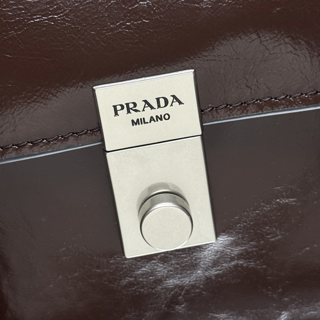 Pra*a Medium Leather Handbag 32x16.5x10cm