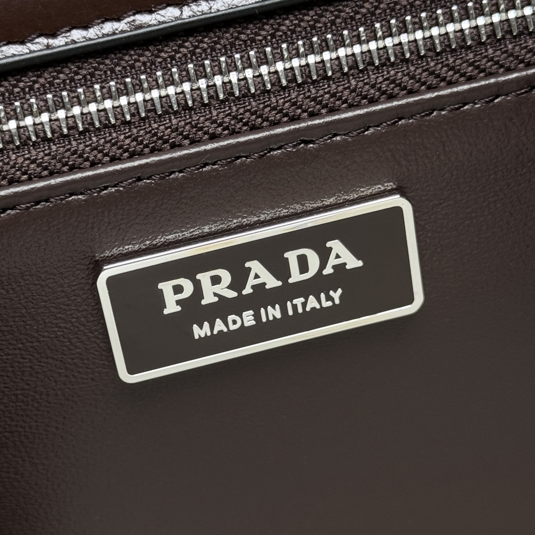 Pra*a Medium Leather Handbag 32x16.5x10cm
