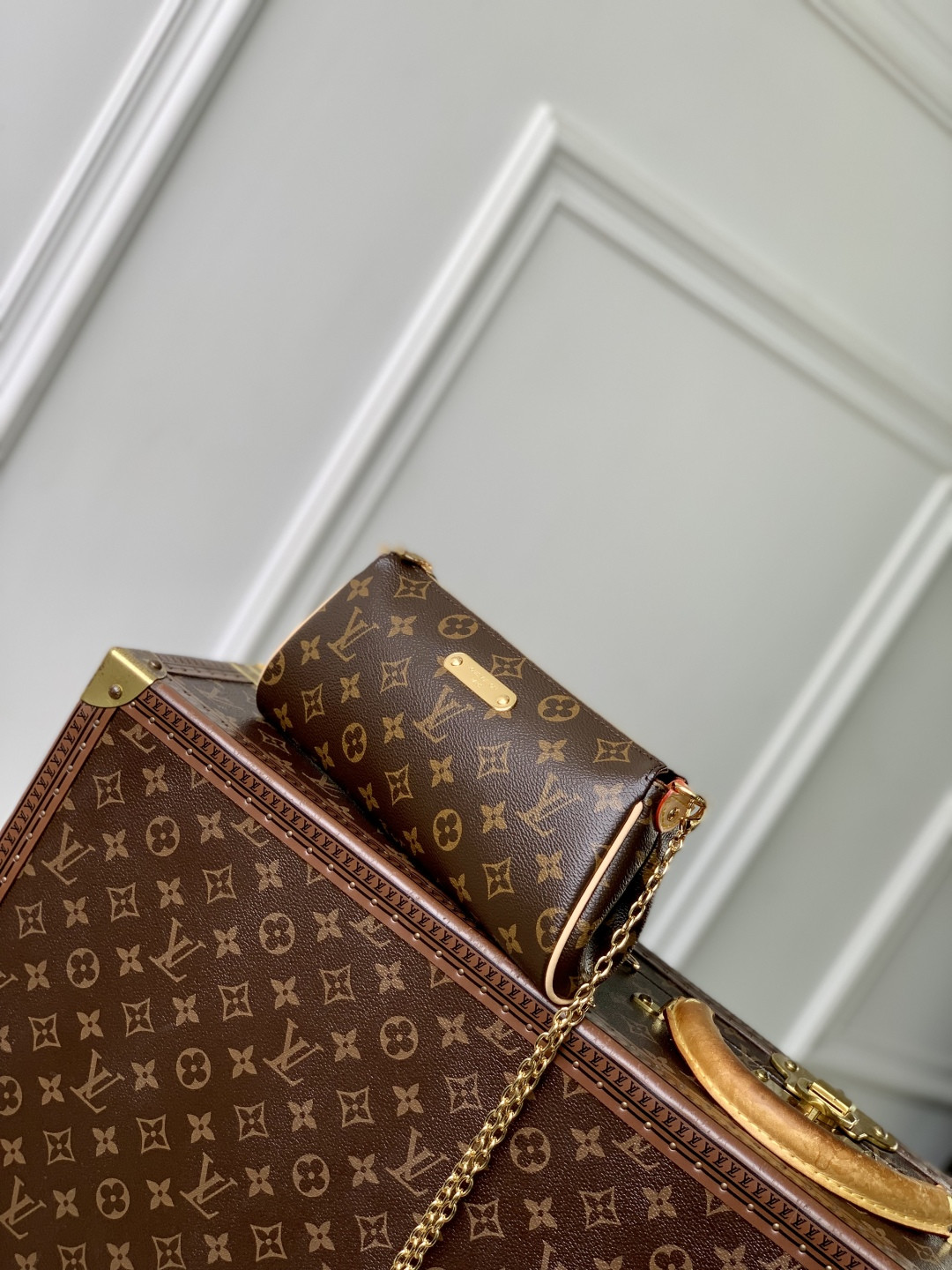 LV Pochette Eva M13567 27x11x5cm