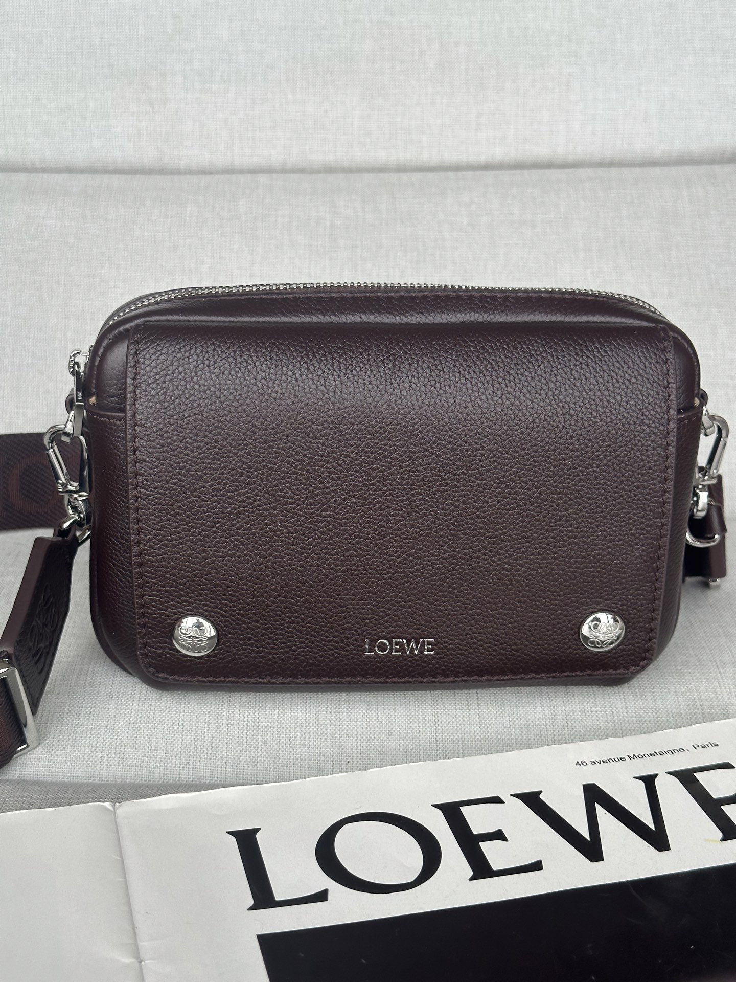 L0ew* Small Pebble messenger bag in S*pple grained calfskin 12.5x20x6cm