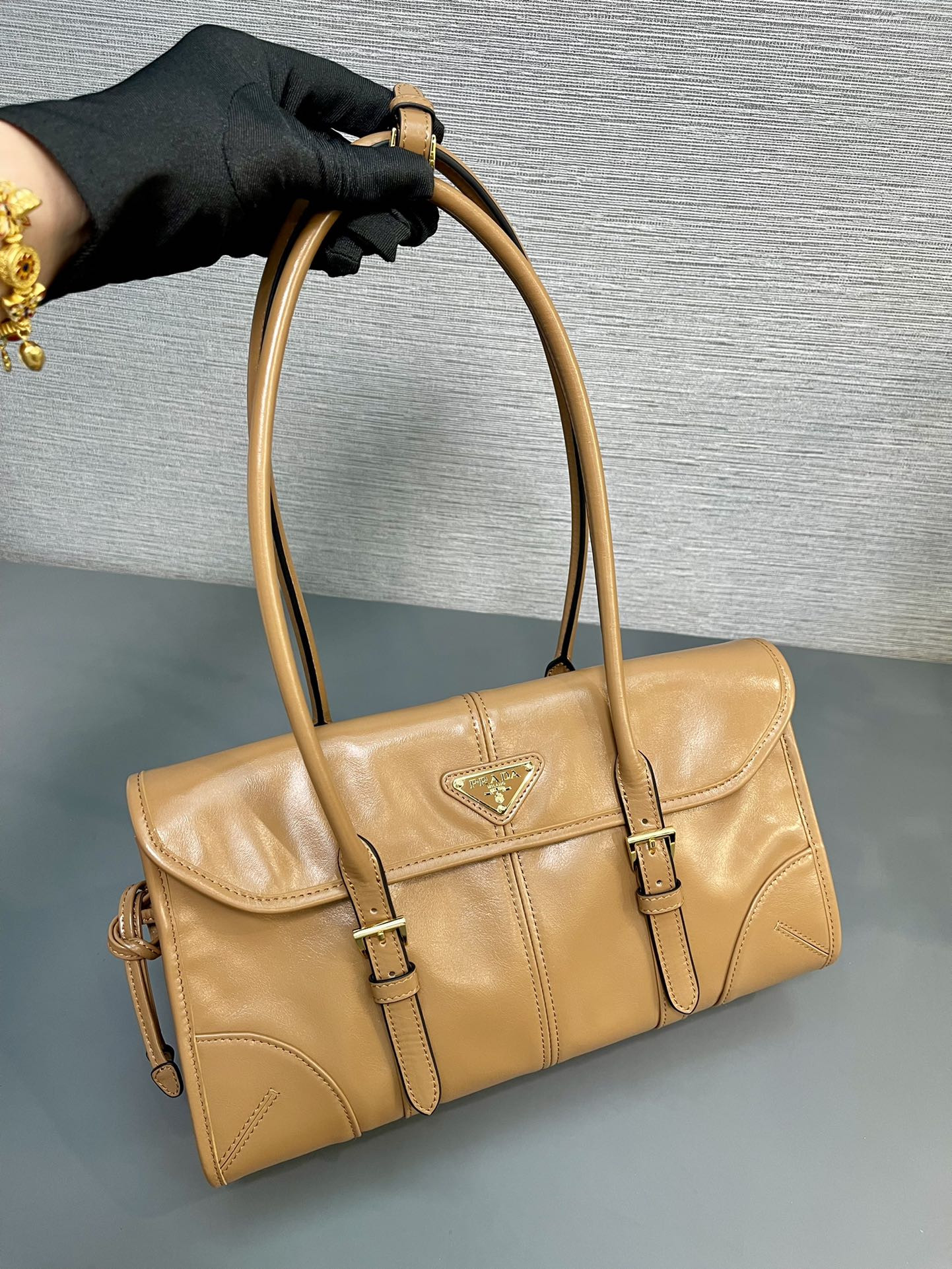 Pra*a Leather Shoulder Bag 31x15x12cm