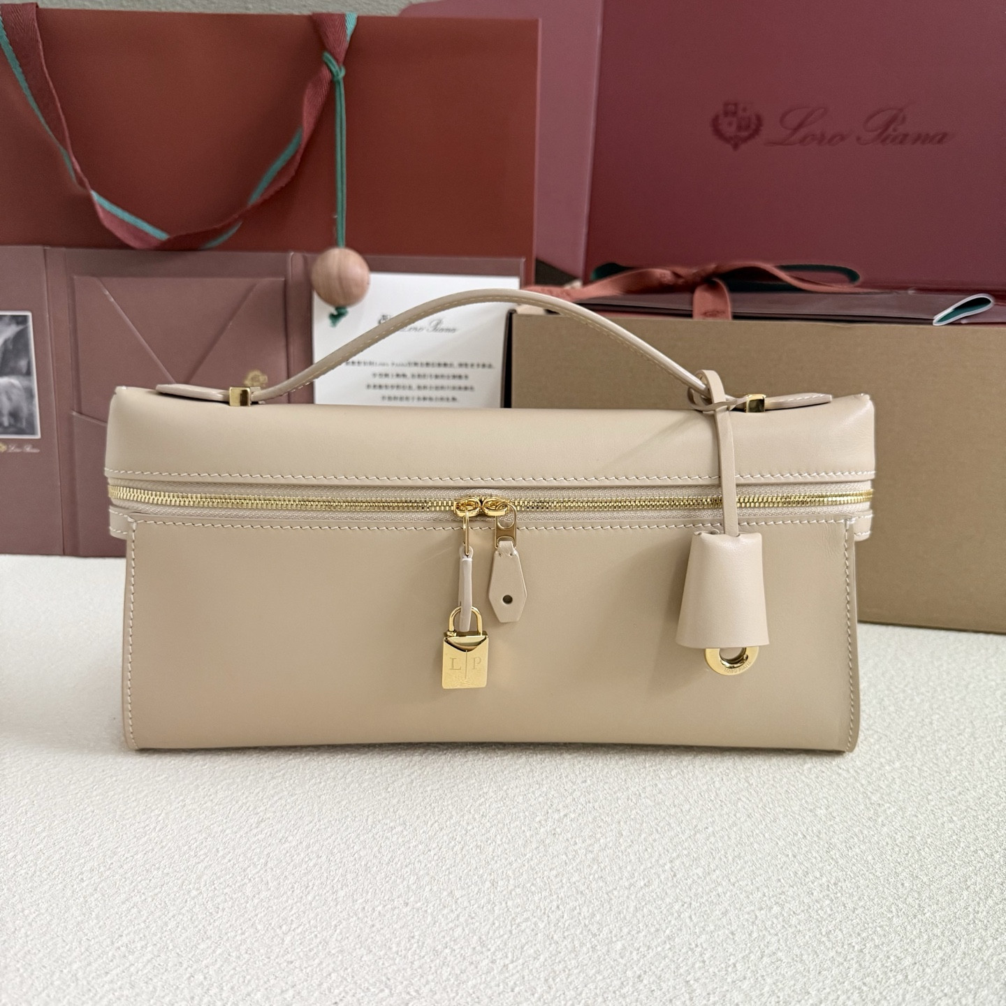 L0r0 P1ana Extra Clutch L29 29x14x3cm
