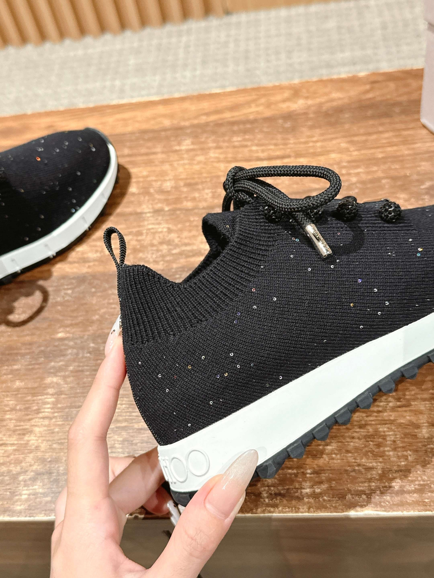 UA J1m*y Ch00 Casual Sneakers