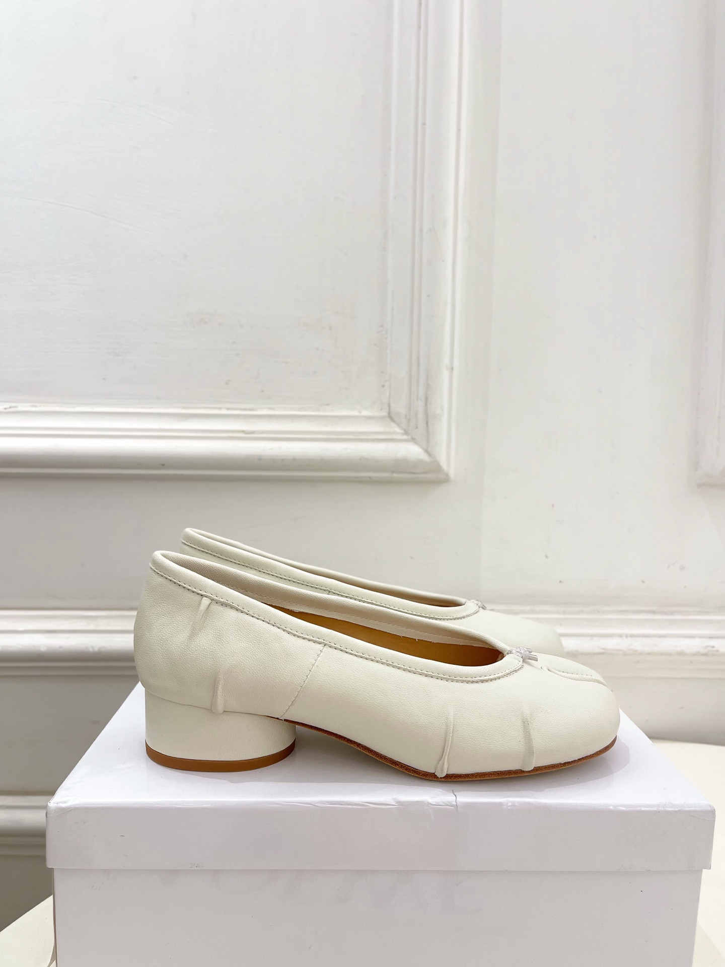 UA Ma1s0n Marg*e1a Tabi Ballerina