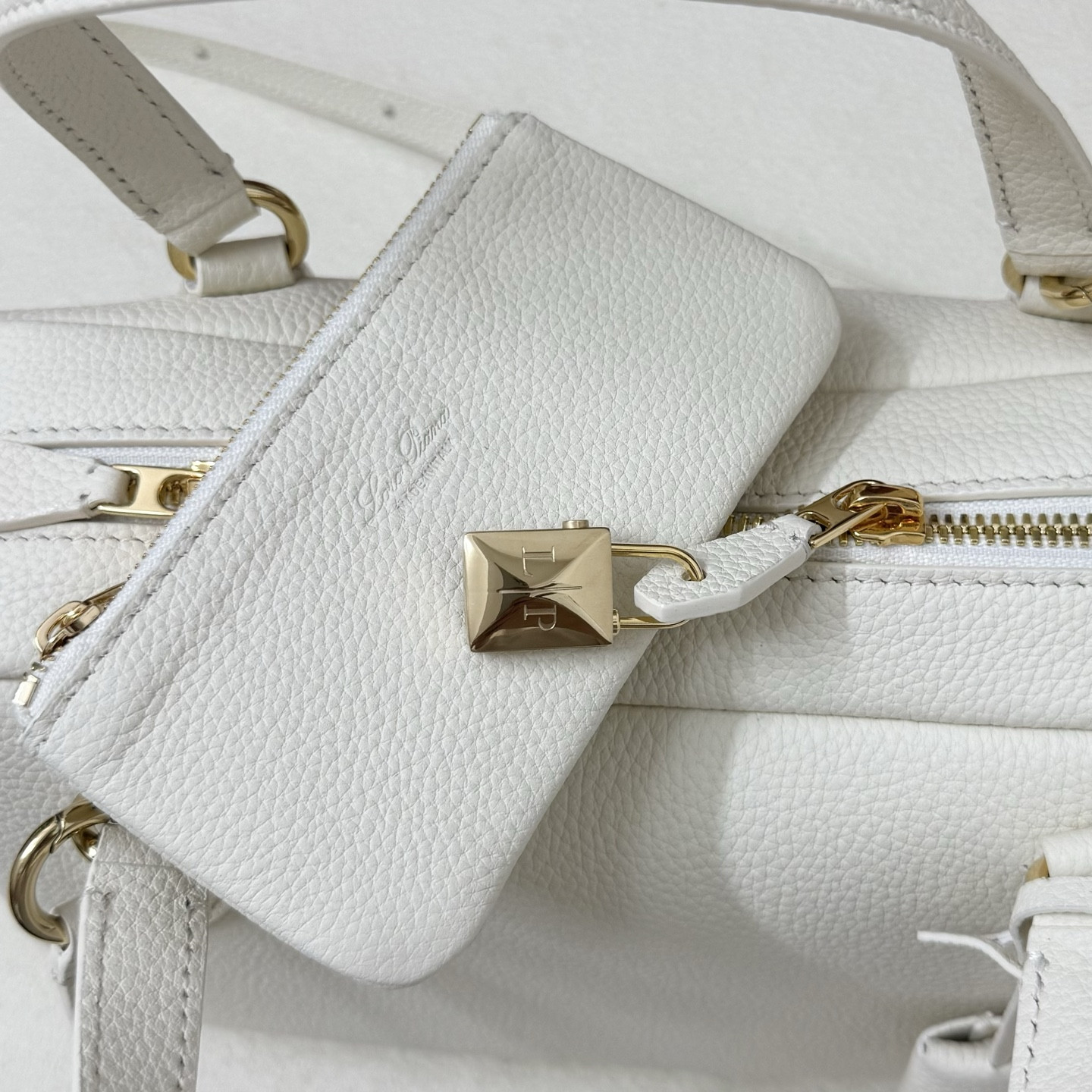 L0r0 P1ana Small Needle Bag 31x15x16cm