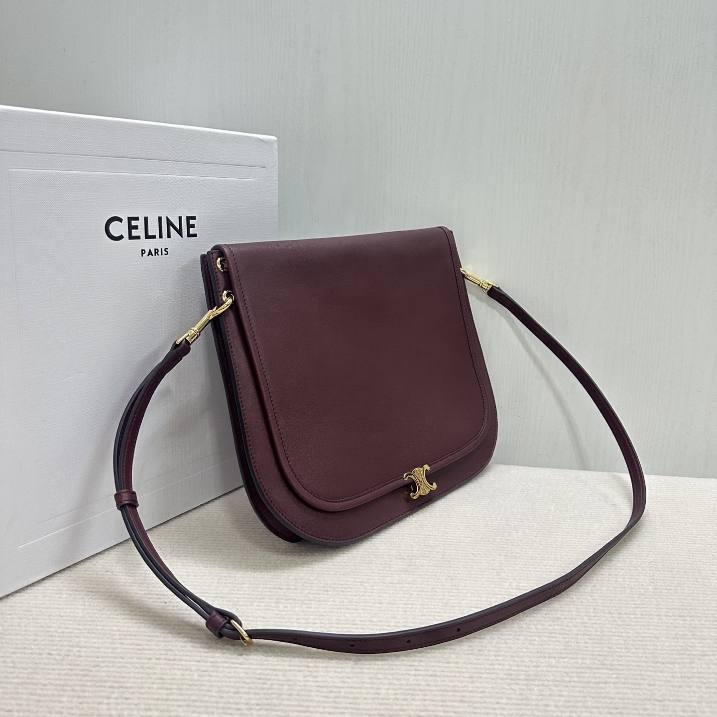 Ce1i*e SOFT TRIOMPHE BESACE IN S*pPLE SHINY LAMBSKIN 34x25x13cm