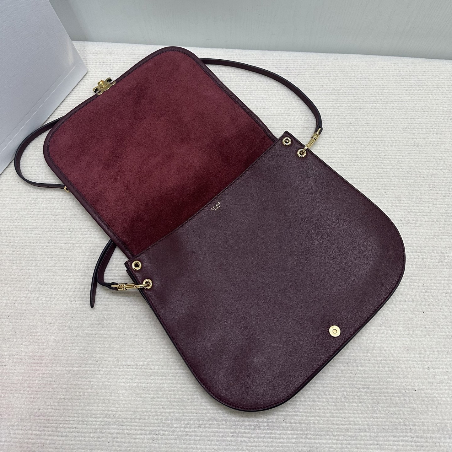 Ce1i*e SOFT TRIOMPHE BESACE IN S*pPLE SHINY LAMBSKIN 34x25x13cm