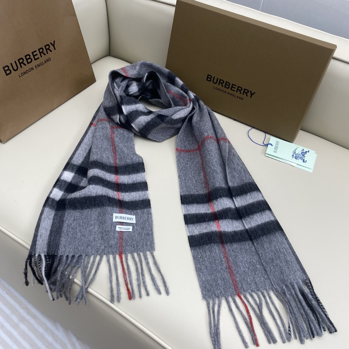 Bv*b*rry scarf 30x168cm 100% cashmere