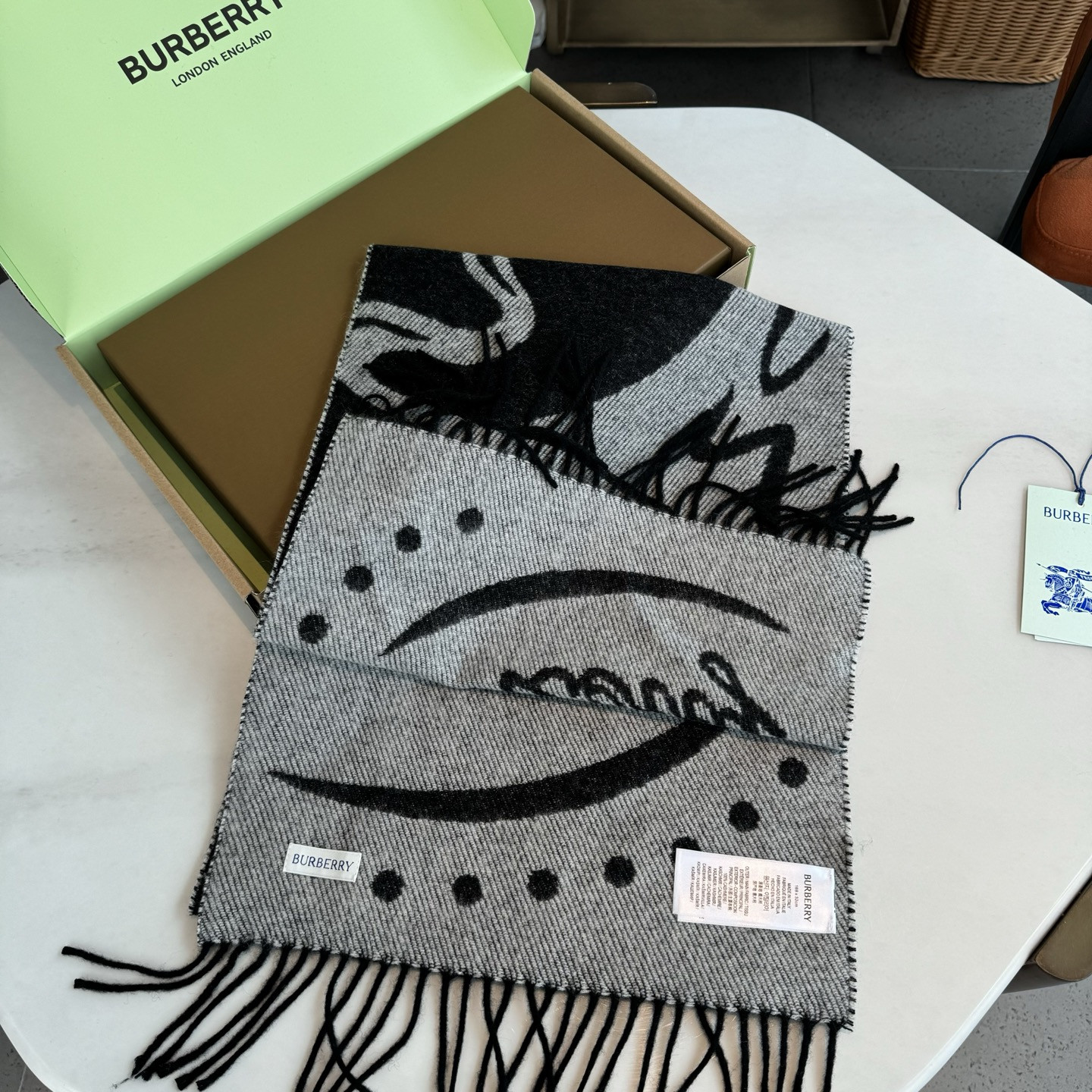 Bv*b*rry scarf 30x180cm