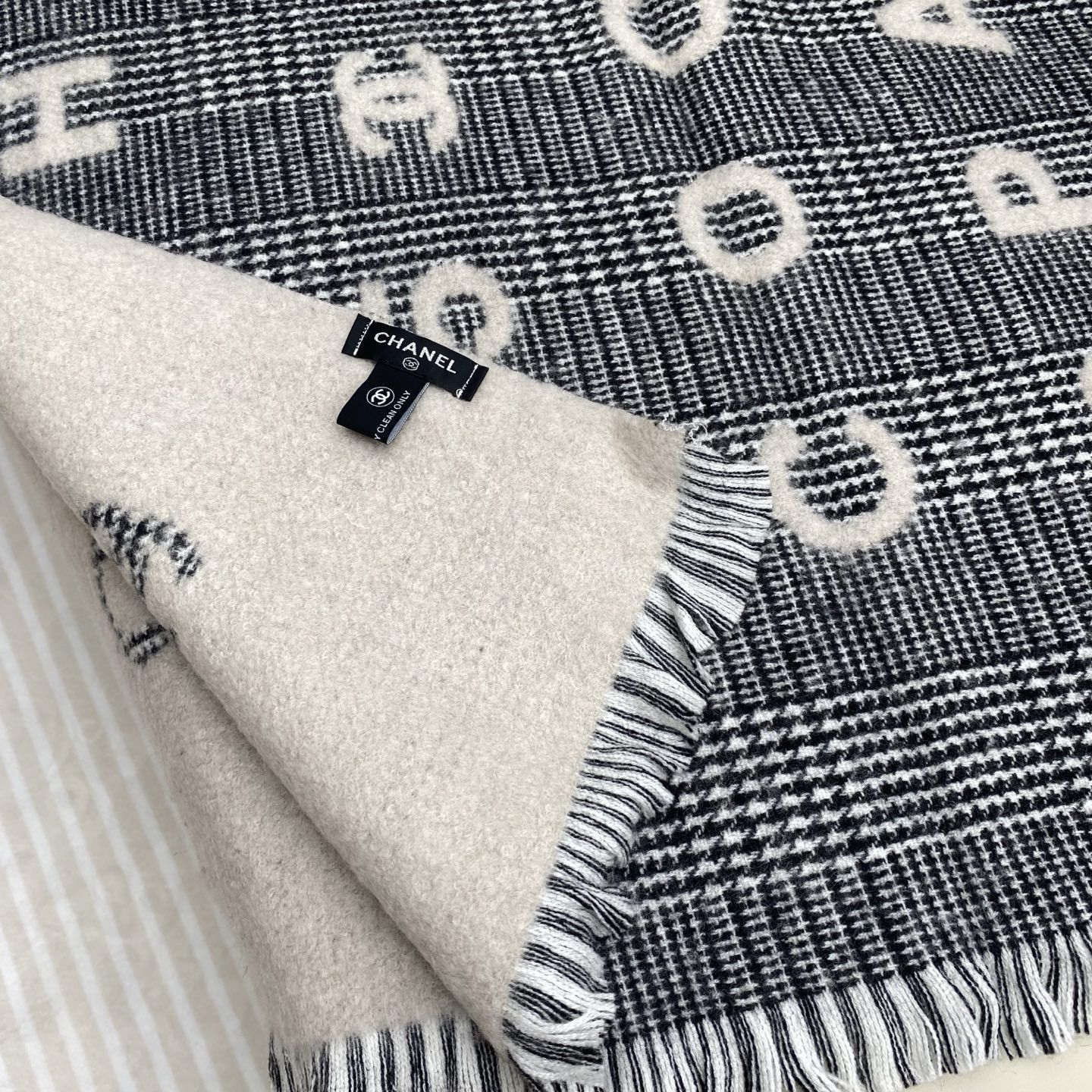 Ch**el scarf 60x190cm