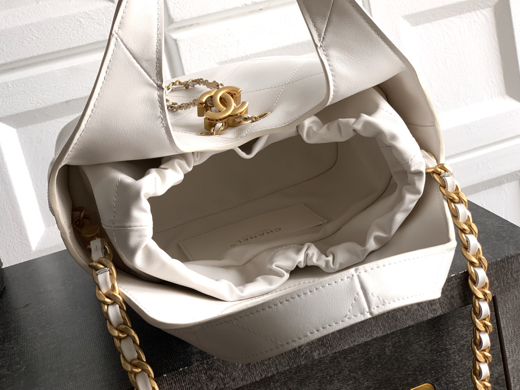 Ch**el 26p shopping bag 26x18x10cm