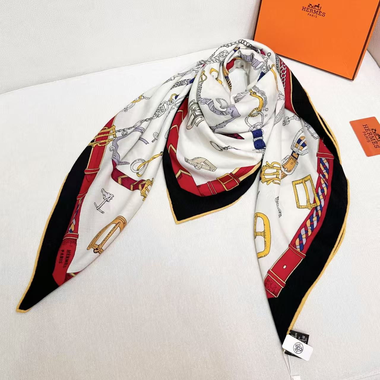 H**me5 scarf 135x135cm 70% cashmere 30% silk