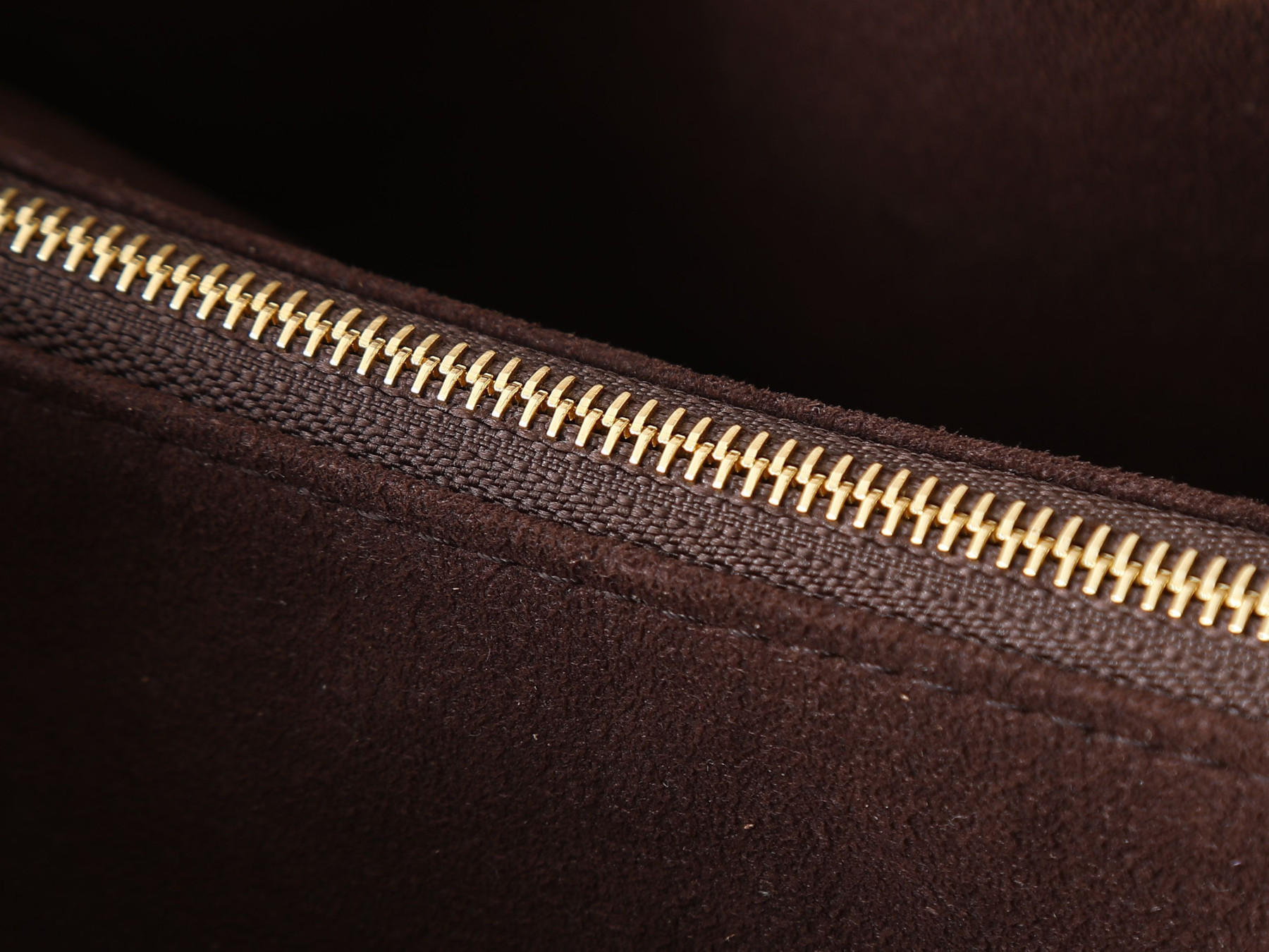 LV Nano Frivole M29537 24x13x8cm