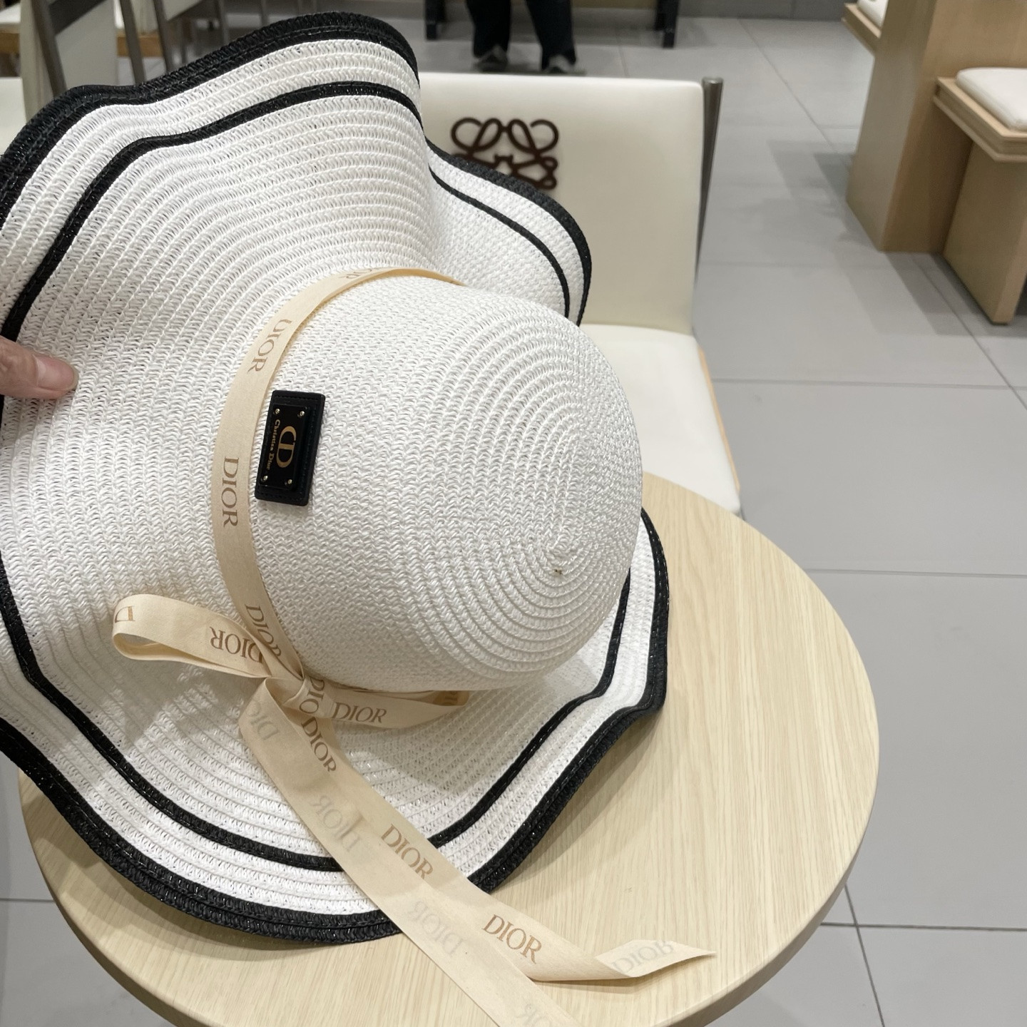 D10r Straw Hat 57cm Head Circumference