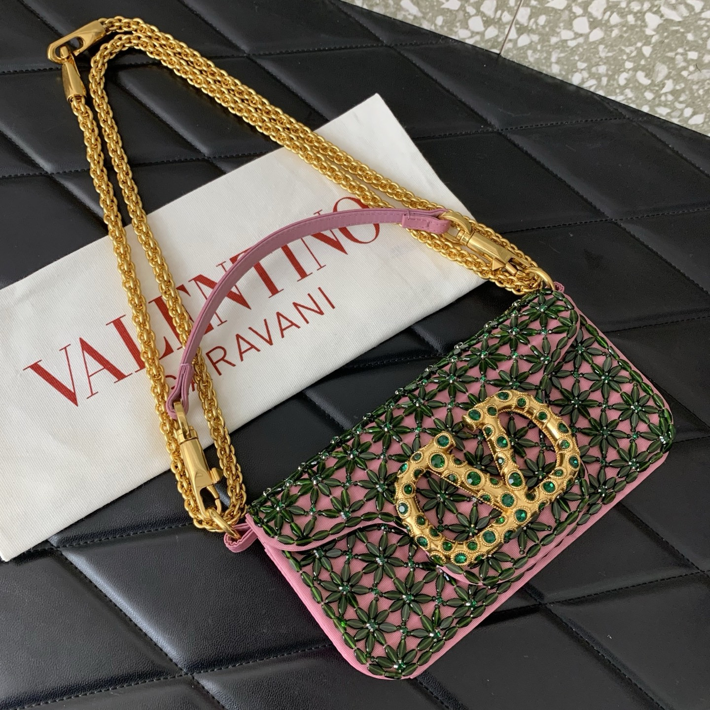Va1e*ntin0 VLogo Signature Wallet With Chain Bag 20x10x5.5cm