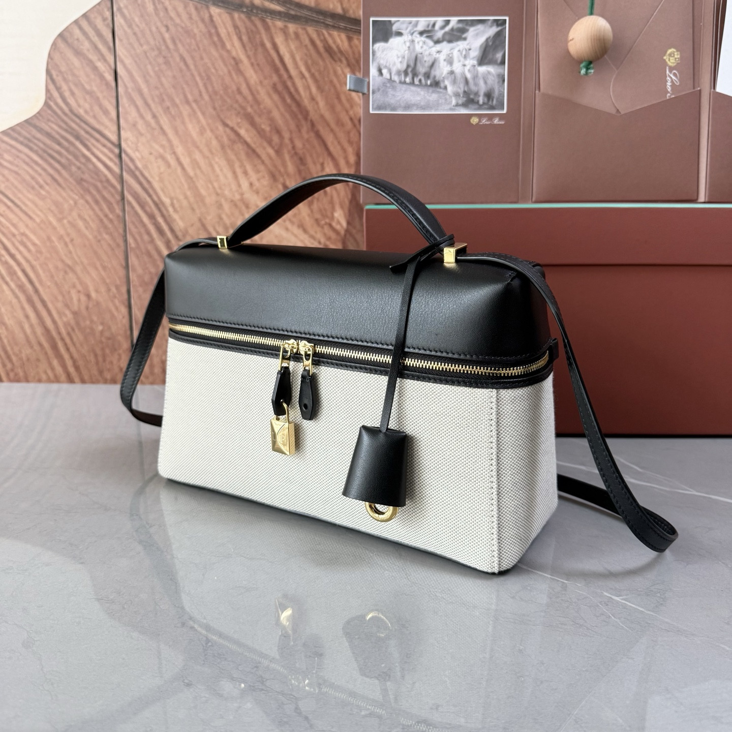 L0r0 P1ana Extra Pocket L27 16x27x10cm