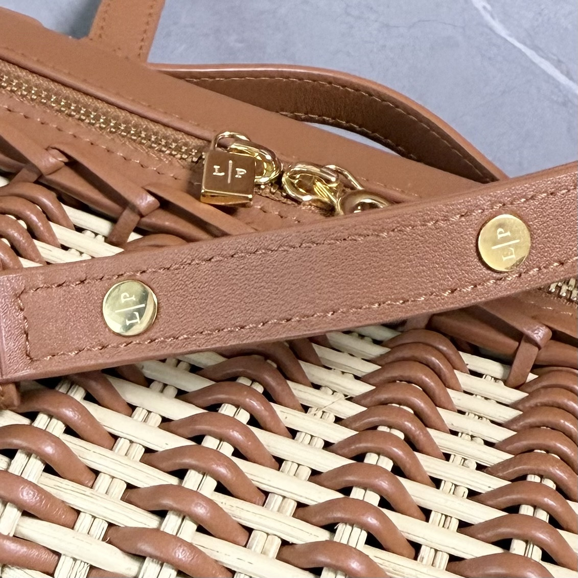 L0r0 P1ana Extra Pocket L19 East-West wicker 19x12x7cm