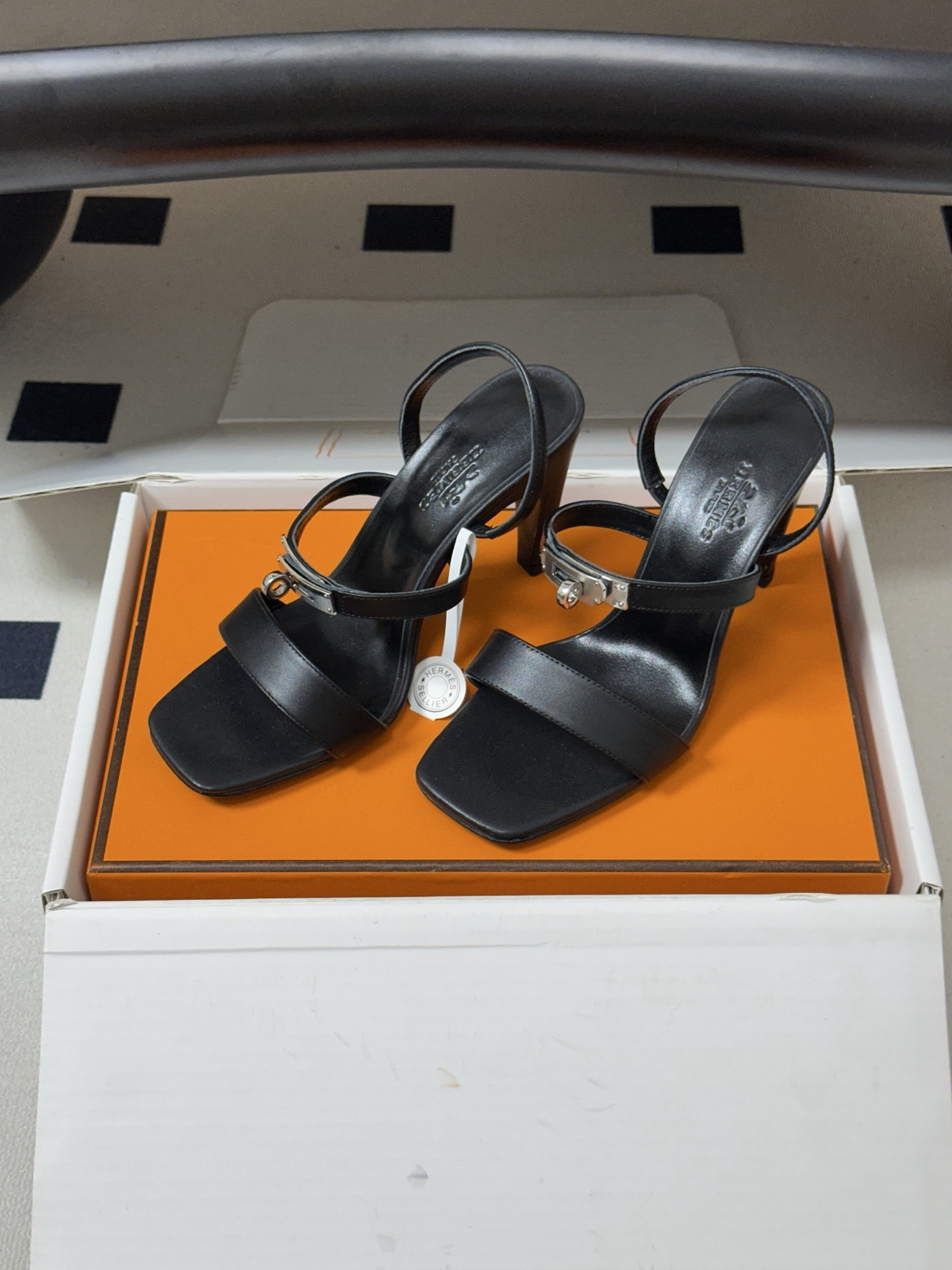 UA H**me5 Glamour Sandals