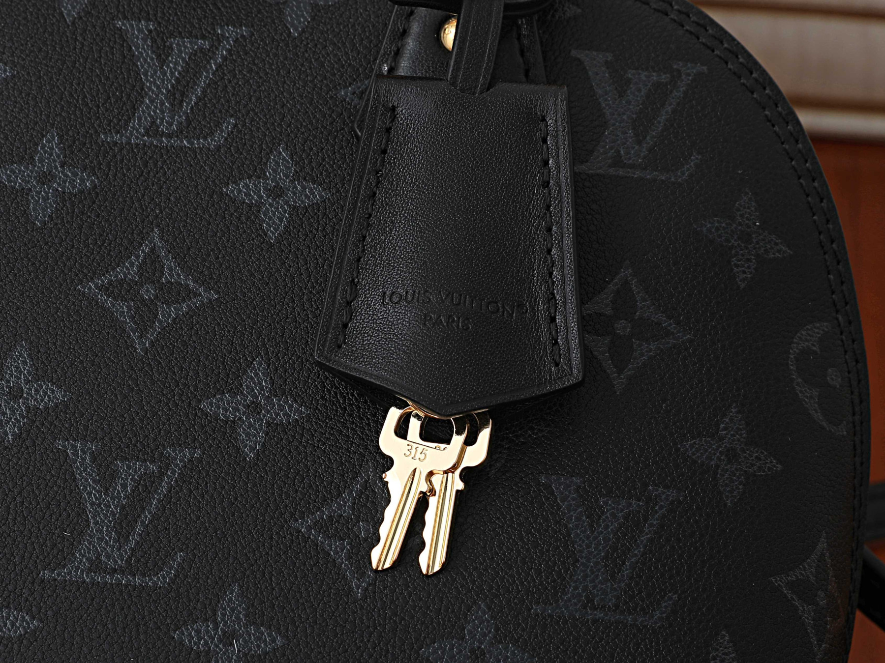 LV Alma BB M3A843 23.5x17.5x11.5 cm
