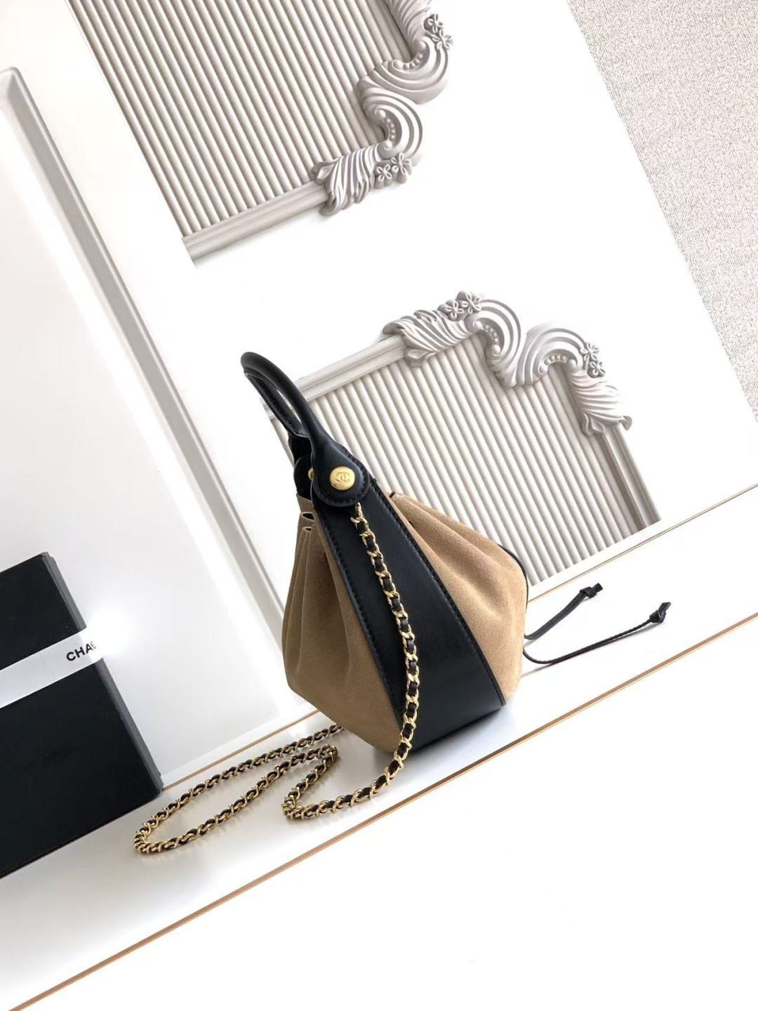 Ch**el Small Hobo Bag AS6617 18 x 24 x 6cm