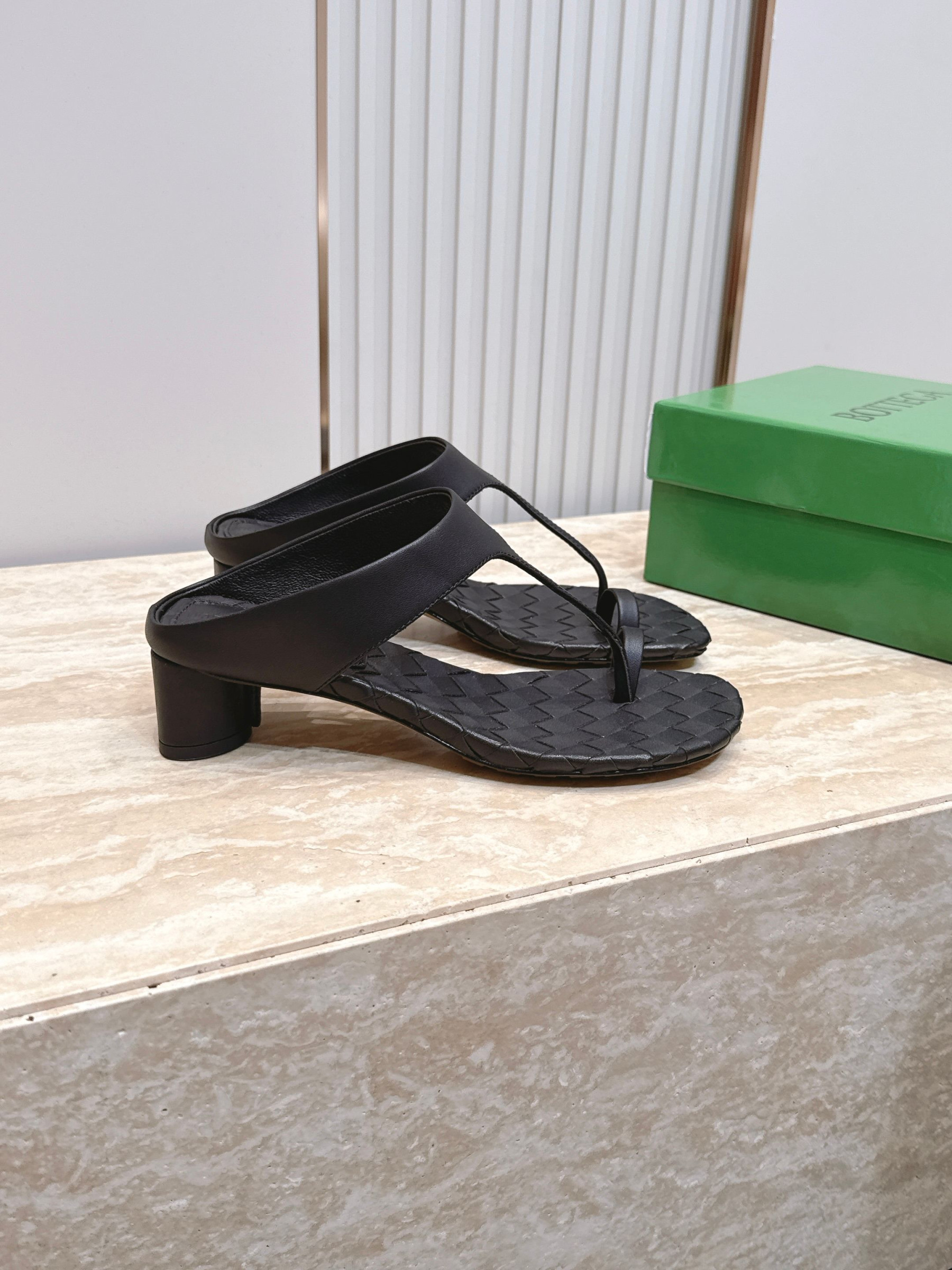 UA B0tt*ga Ven*ta Livia Thong 4cm Heel
