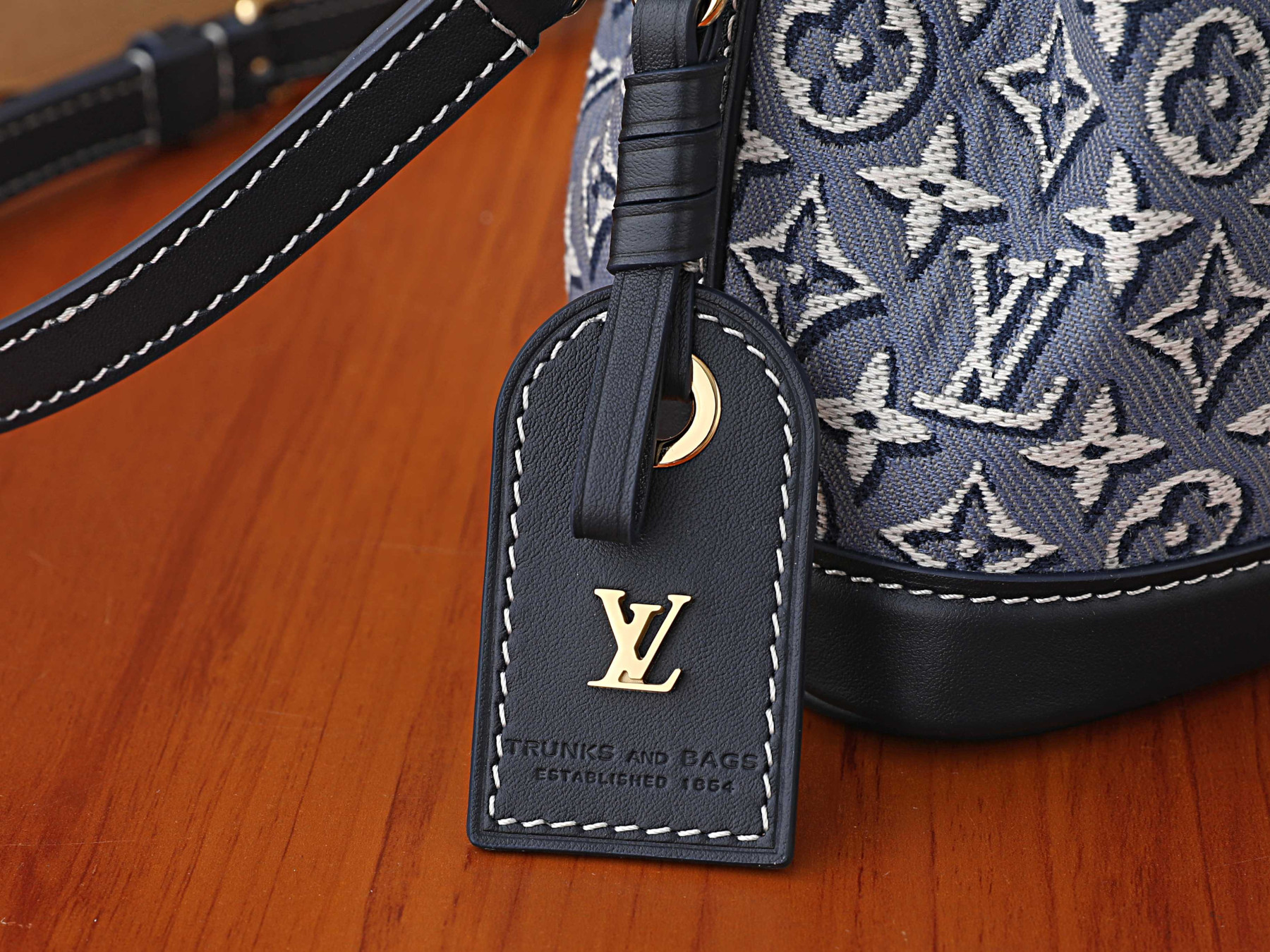 LV Nano Noé M2A150 13 x 16 x 10 cm