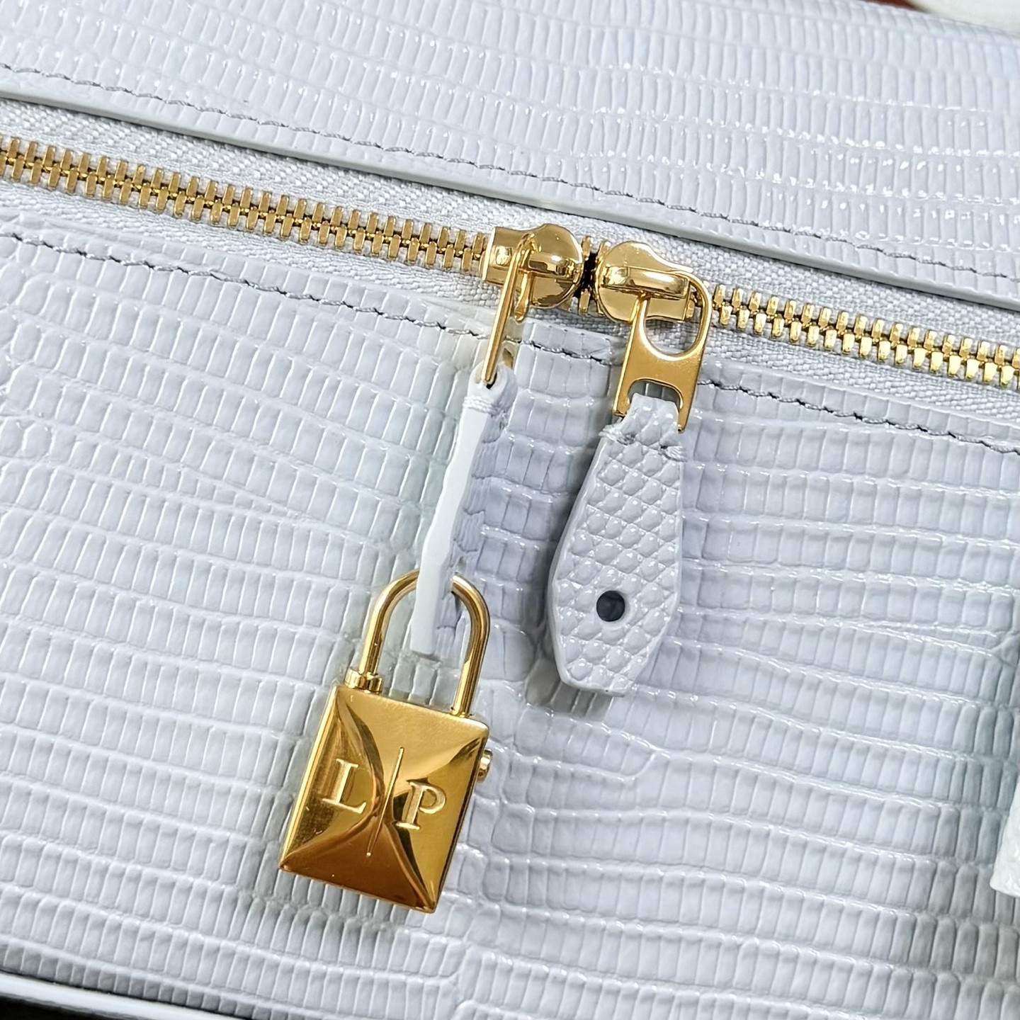 L0r0 P1ana Extra Bag L23 23x12x7cm