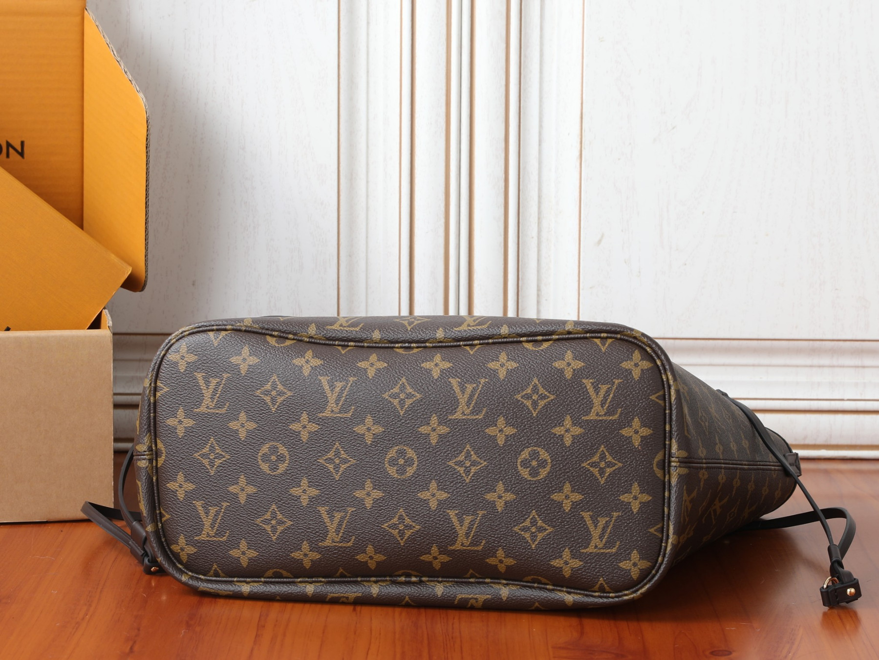 LV Neverfull Inside Out MM M29973 31x28x14cm Without Box